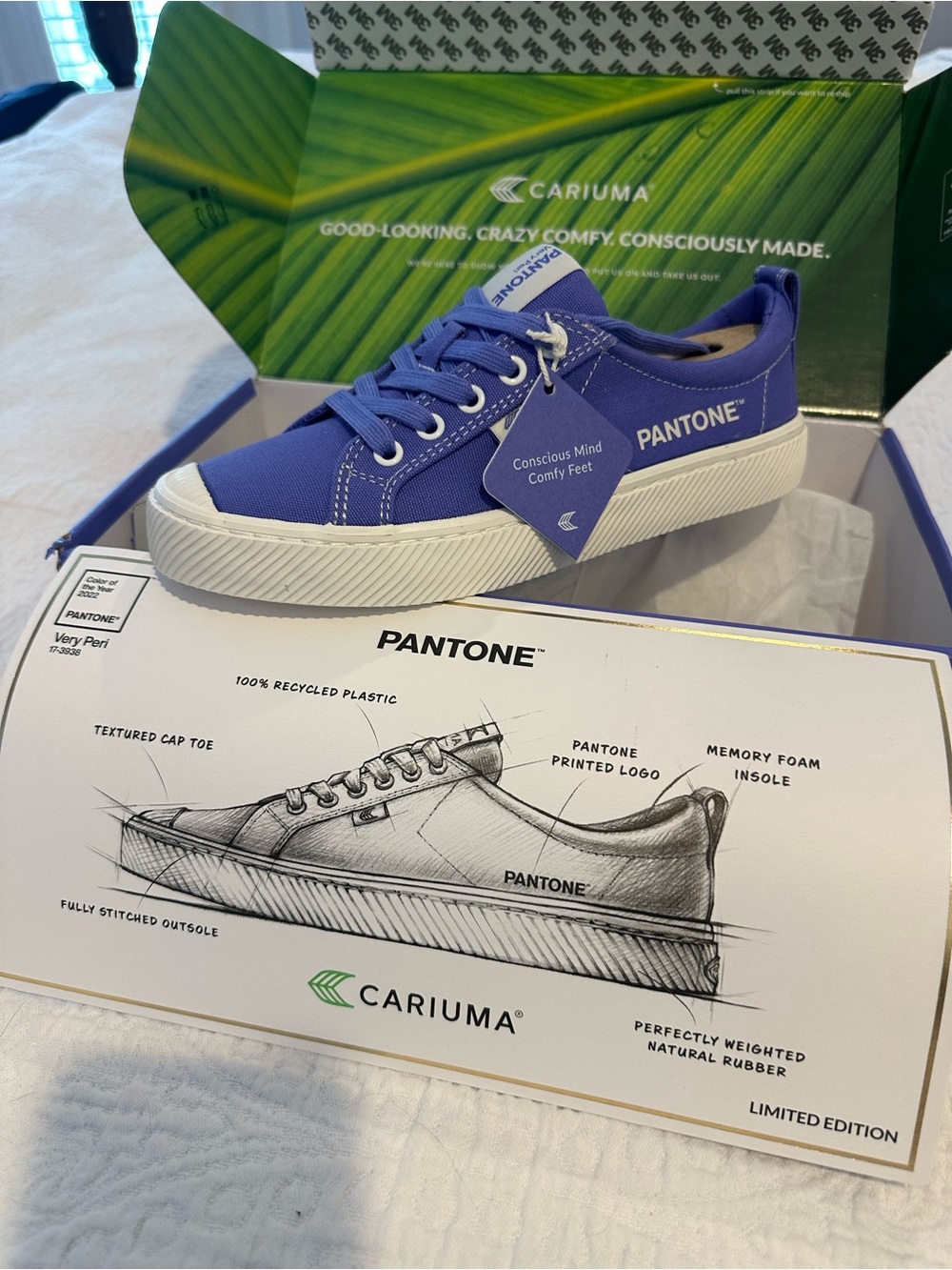 Cariuma Pantone Very Peri Low-Top Canvas Sneaker
